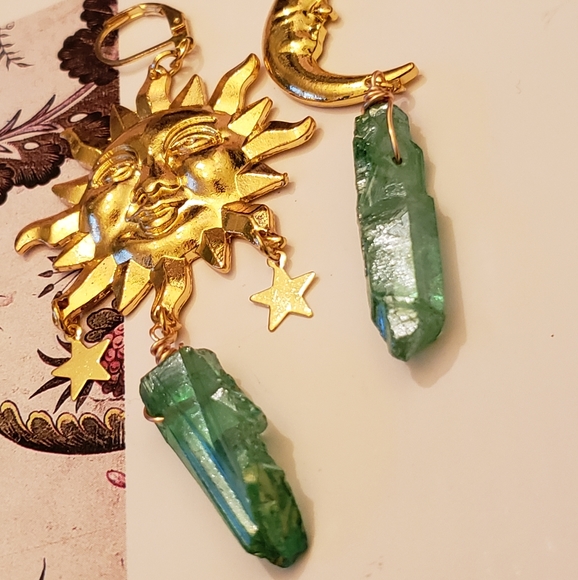 ❌SOLD❌Celestial Crystal Earrings Moon Sun NWT - Picture 2 of 4